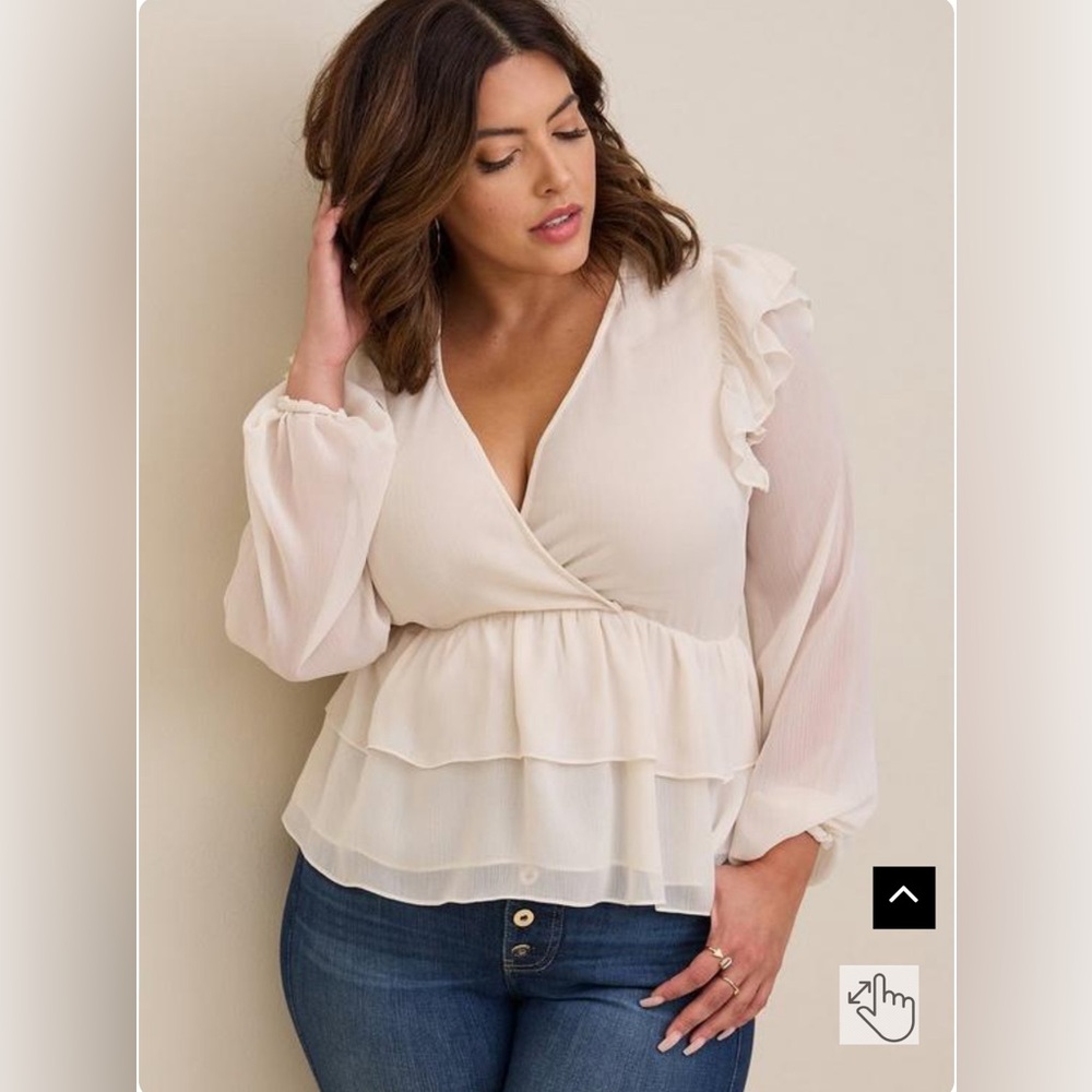 New torrid Chiffon Ruffled Surplice Crop Top sz 4